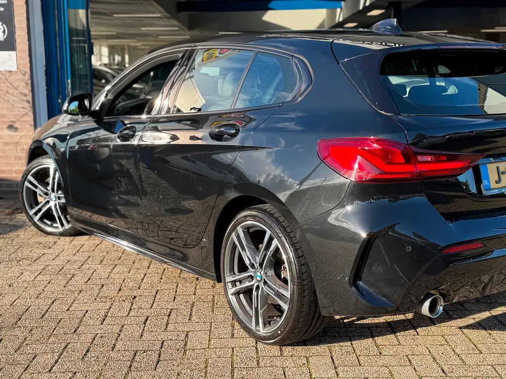 BMW 1-serie 118i Executive Edition 2020 AUT NAVI NAP 1 uit 2020, foto 5