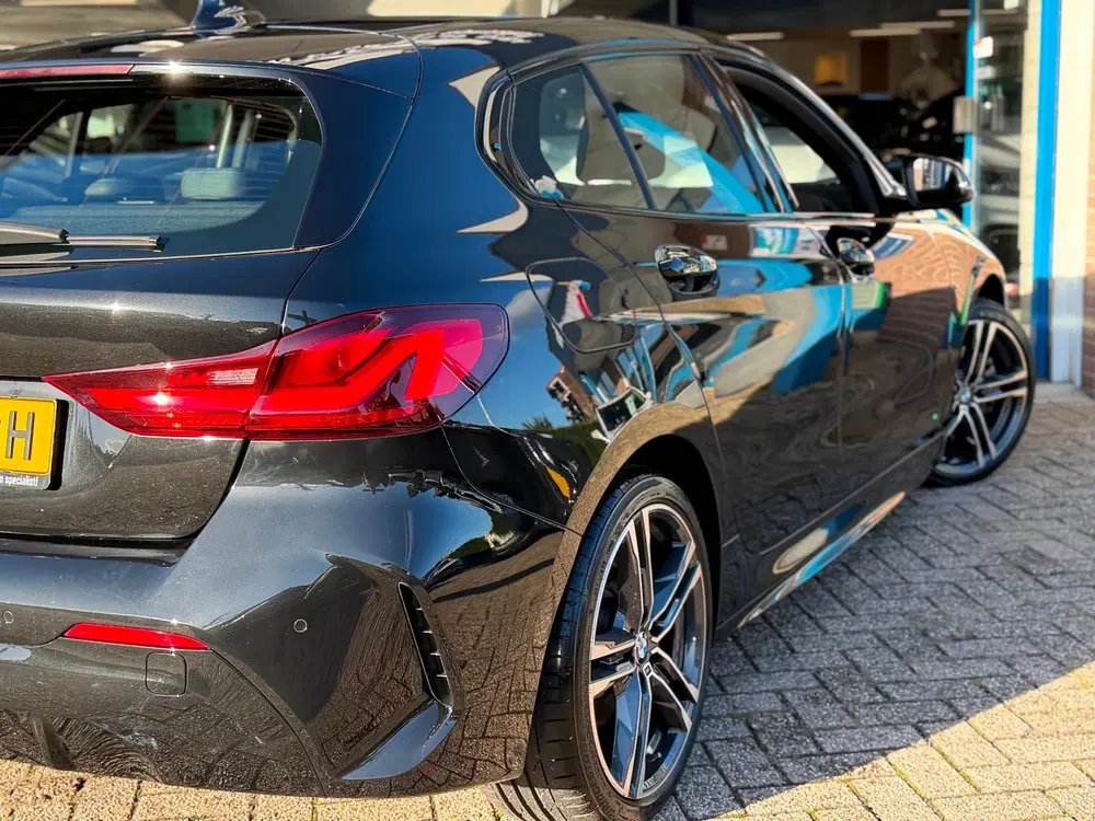 BMW 1-serie 118i Executive Edition 2020 AUT NAVI NAP 1 uit 2020, foto 9