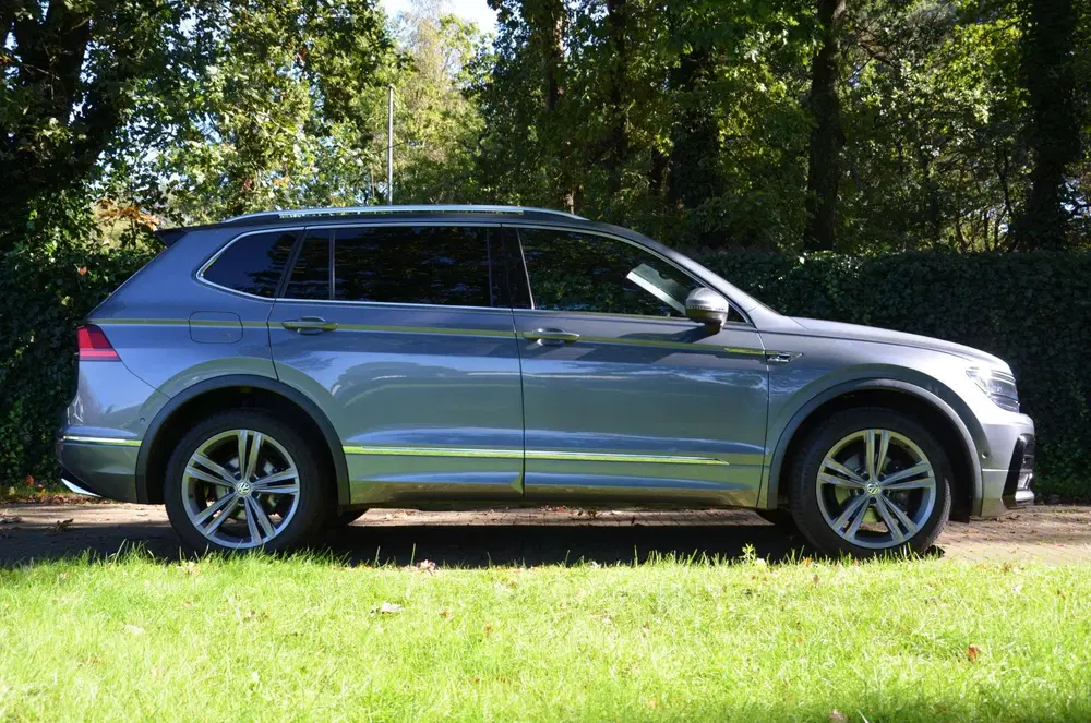 Volkswagen Tiguan Allspace 1.5 TSI Highline Business R Line uit 2021, foto 2