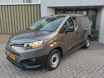 Toyota Proace City 1.5 D-4D Live uit 2022