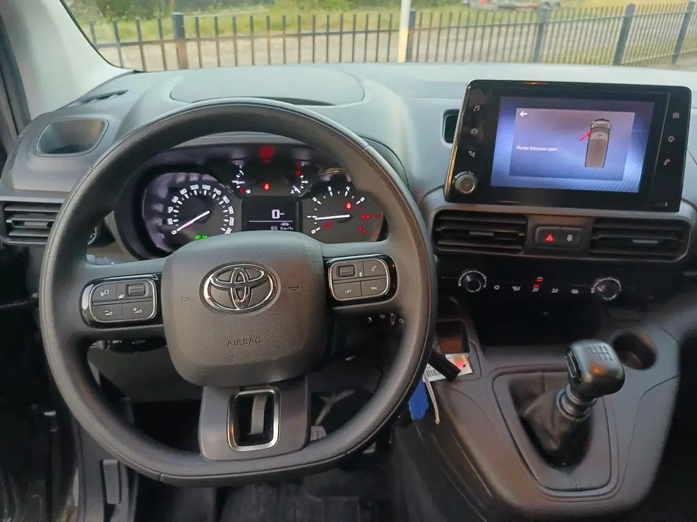 Toyota Proace City 1.5 D-4D Live uit 2022, foto 7