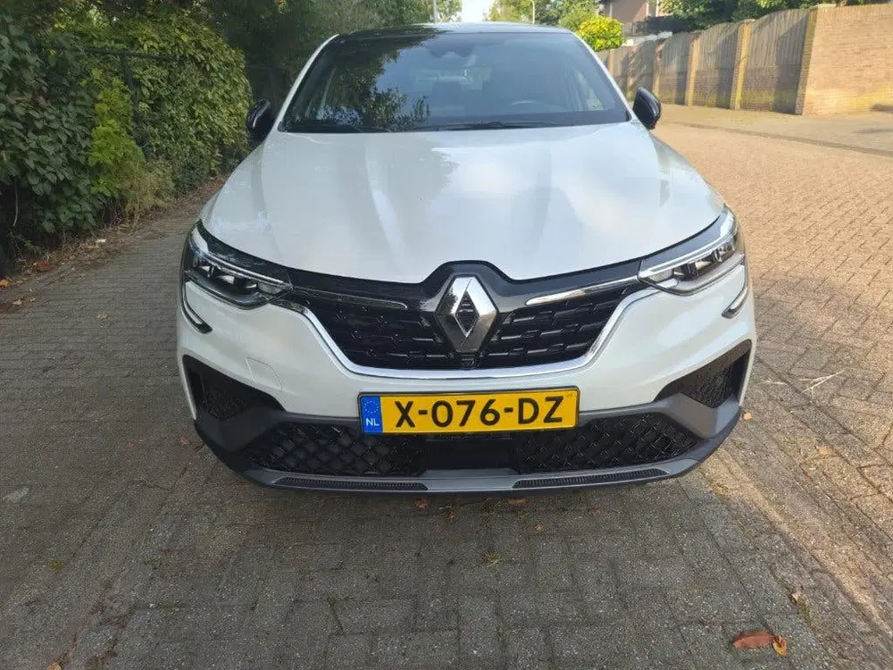 Renault Arkana 1.6 E-tech Hybrid 145pk Aut 2022 Wit uit 2022, foto 2