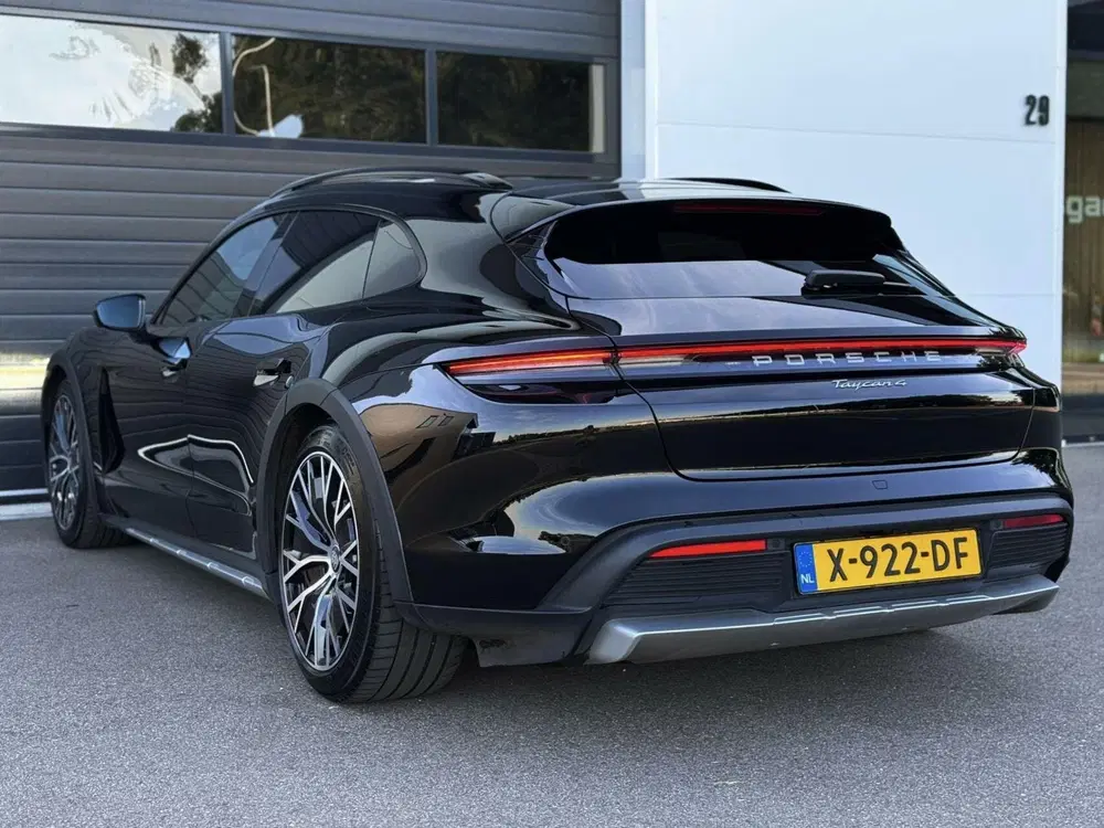 Porsche Taycan Taycan 4 Cross Turismo Panodak uit 2023, foto 2