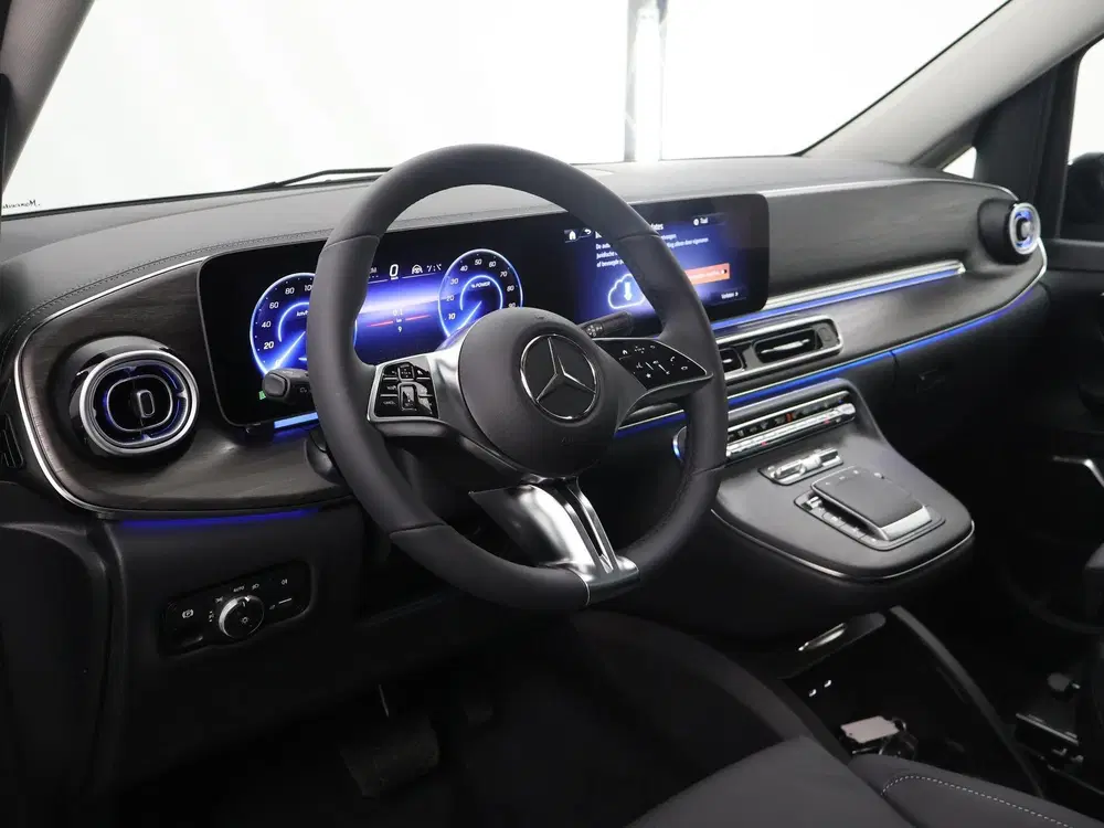 Mercedes-Benz EQV 300 uit 2025, foto 6
