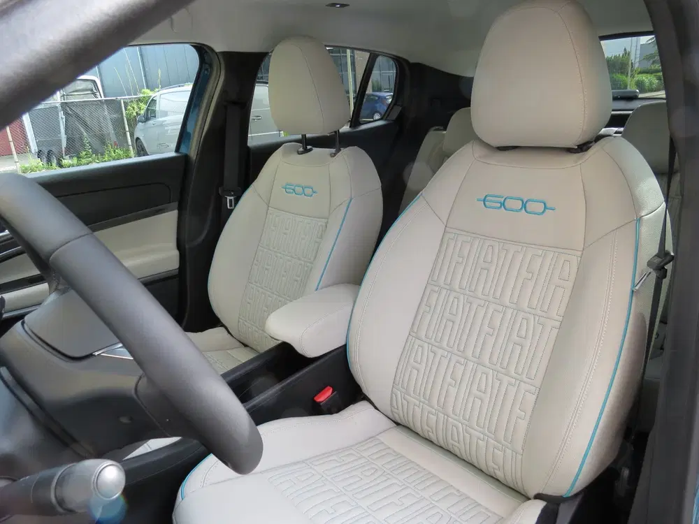 Fiat 600e La Prima 54 kWh *Full option *Leder *Stoel uit 2025, foto 15