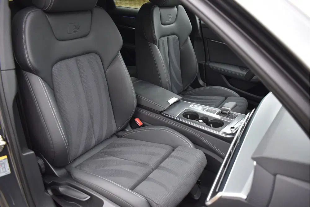Audi A6 55 TFSI e Quattro S-Line 367 Pk Competitio uit 2023, foto 12