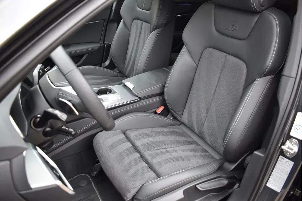 Audi A6 55 TFSI e Quattro S-Line 367 Pk Competitio uit 2023, foto 2