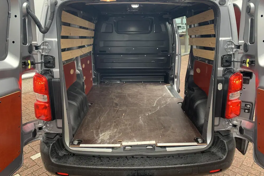 Toyota Proace 2.0 D-4D L1 Challenger uit 2024, foto 11