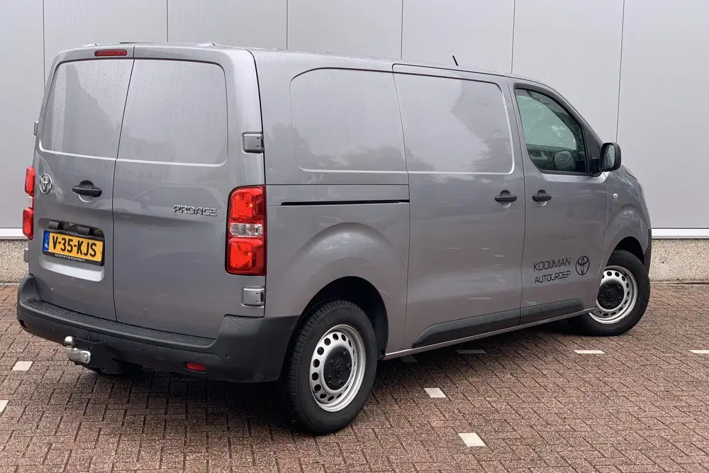 Toyota Proace 2.0 D-4D L1 Challenger uit 2024, foto 2