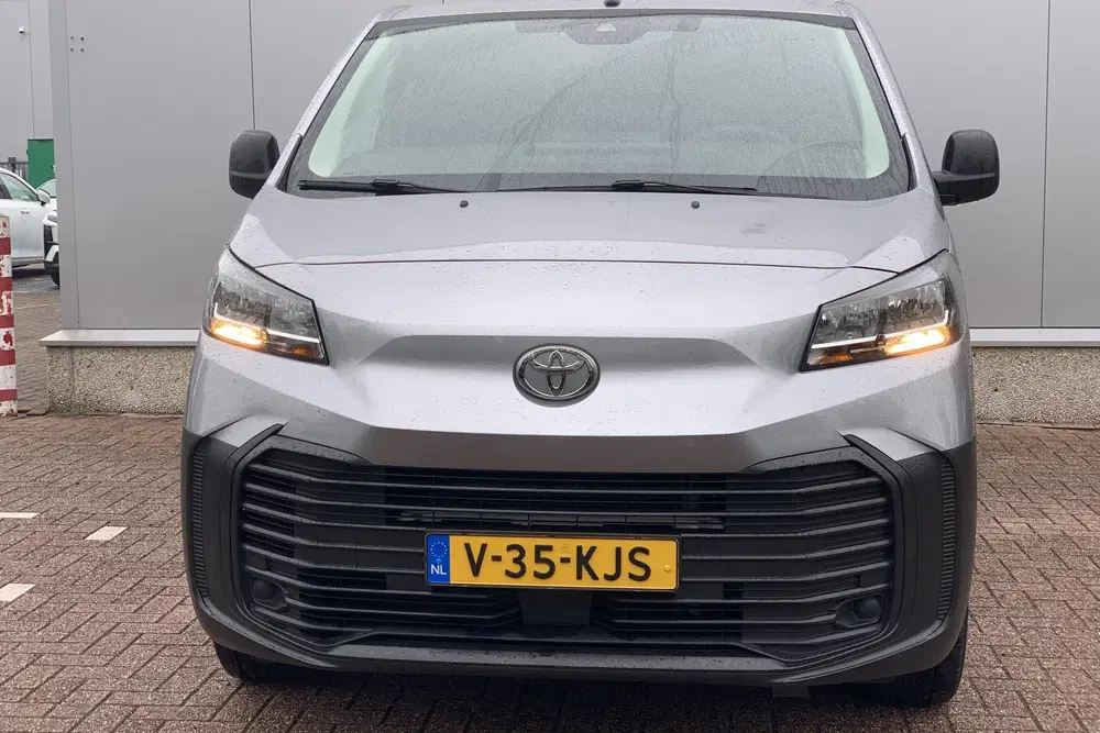 Toyota Proace 2.0 D-4D L1 Challenger uit 2024, foto 3