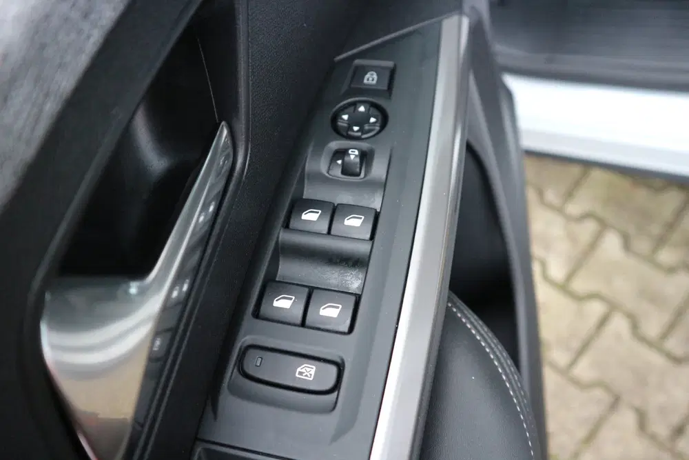 Peugeot 5008 1.2 Hybrid 136 AUT Allure 7PERSOONS 360CAM uit 2025, foto 13