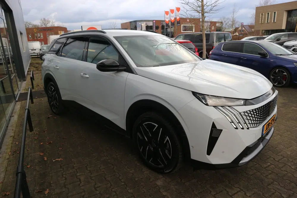 Peugeot 5008 1.2 Hybrid 136 AUT Allure 7PERSOONS 360CAM uit 2025, foto 5