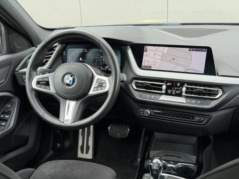 BMW 1-serie 120i M Sport Edition uit 2021, foto 13