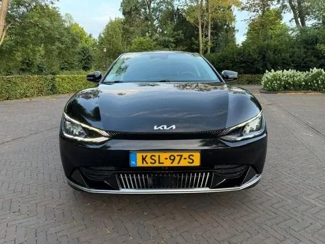 Kia EV6 Plus 77 uit 2022, foto 2
