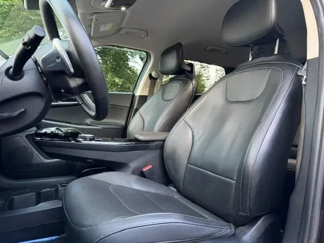 Kia EV6 Plus 77 uit 2022, foto 6