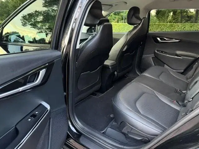 Kia EV6 Plus 77 uit 2022, foto 9