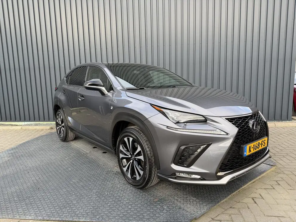 Lexus NX 300h AWD F SPORT uit 2019, foto 6