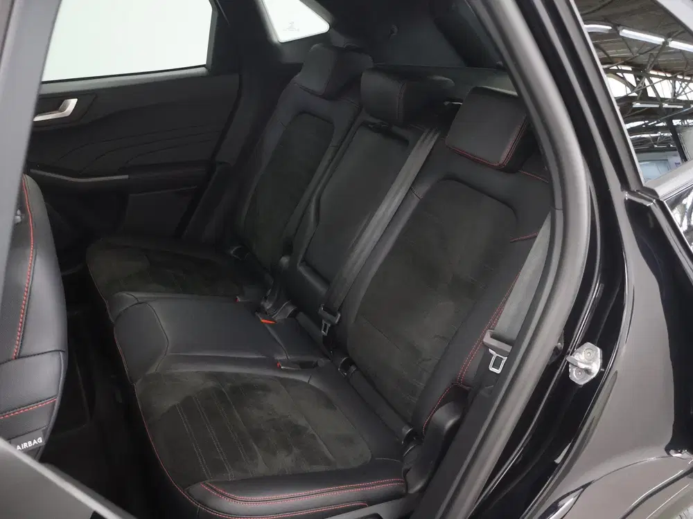 Ford Kuga 2.5 PHEV ST-Line X uit 2023, foto 11