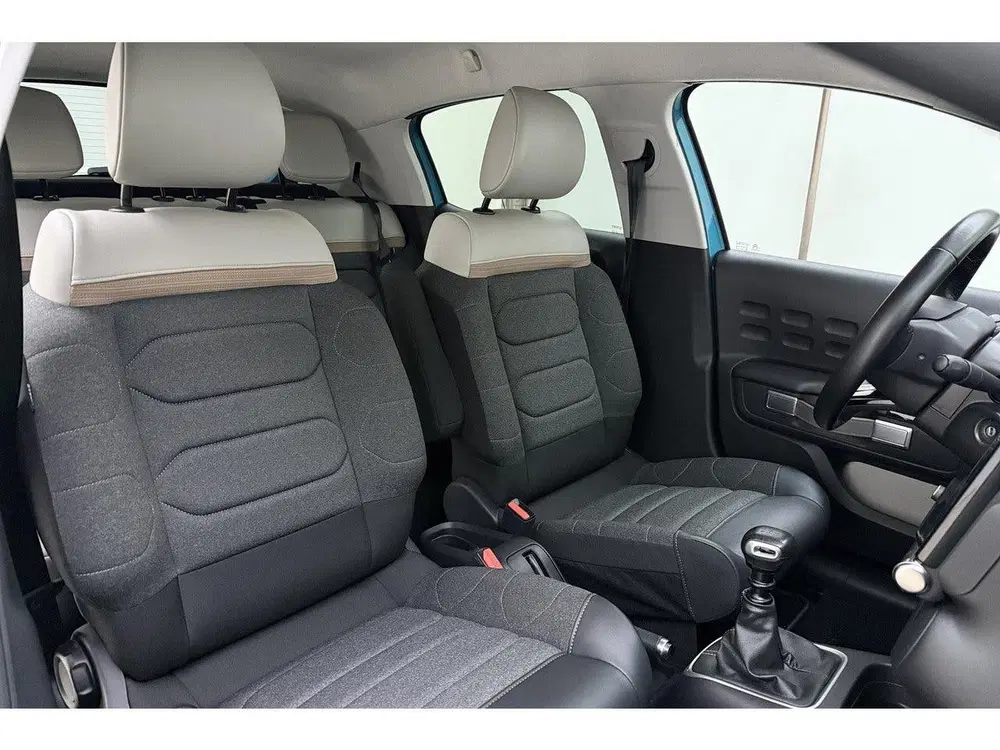 Citroën C3 1.2 PureTech Shine uit 2020, foto 13