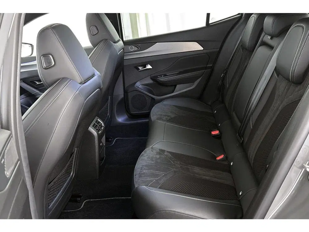 Peugeot 408 1.6 HYbrid 225 GT Pano FOCAL Massage 360 C uit 2024, foto 10