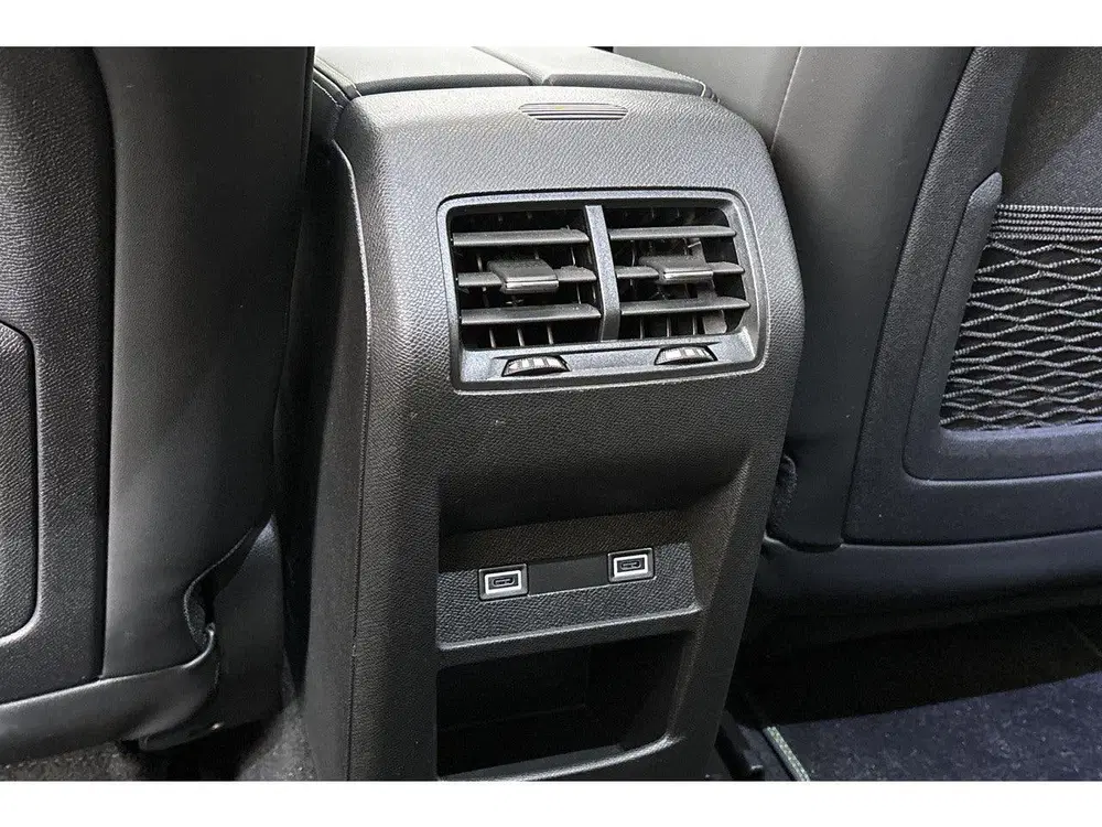 Peugeot 408 1.6 HYbrid 225 GT Pano FOCAL Massage 360 C uit 2024, foto 13