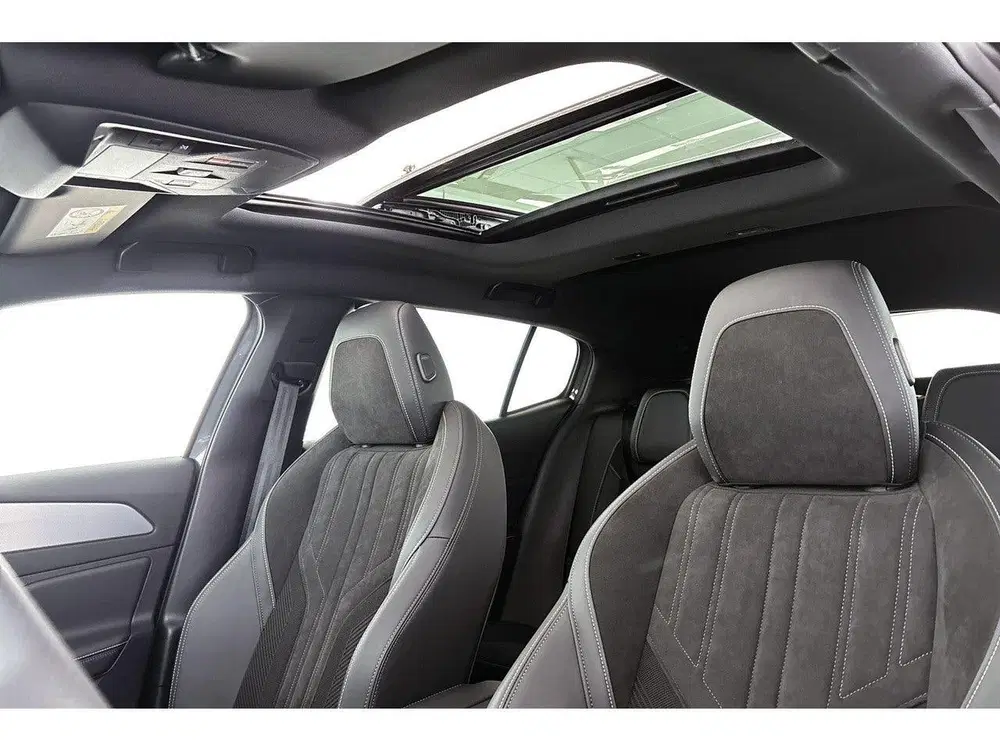 Peugeot 408 1.6 HYbrid 225 GT Pano FOCAL Massage 360 C uit 2024, foto 8