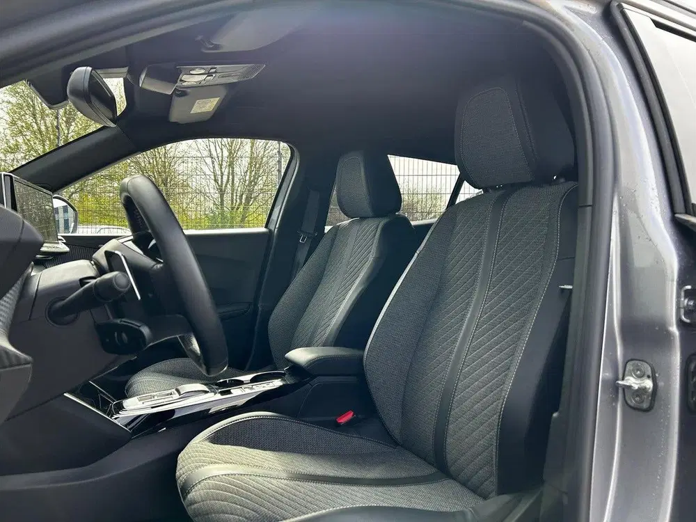 Peugeot 2008 130 pk Allure uit 2024, foto 15