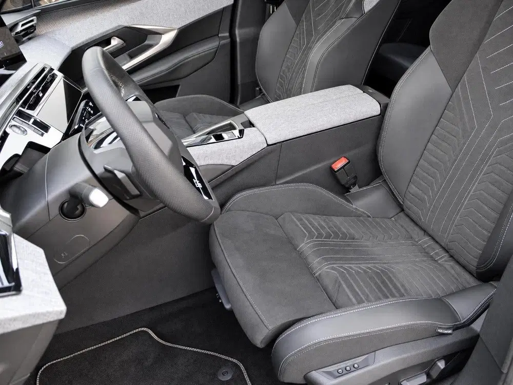 Peugeot 5008 1.2 Hybrid 136 GT 7p Automaat uit 2025, foto 14