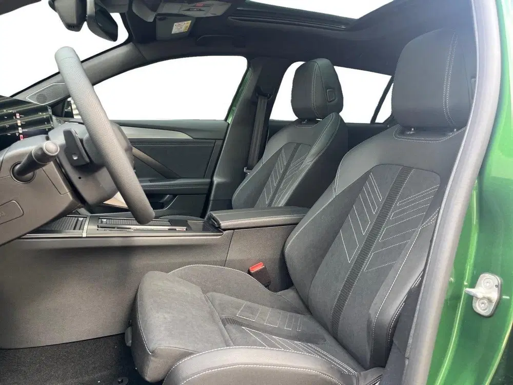 Opel Astra ST Ultimate 1.6 Turbo PHEV 195pk uit 2026, foto 7