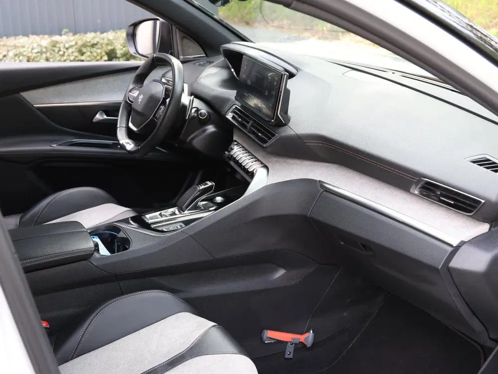 Peugeot 3008 225pk HYbrid GT uit 2022, foto 9