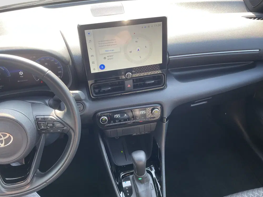 Toyota Yaris 1.5 Hybrid 130 First Edition uit 2024, foto 15