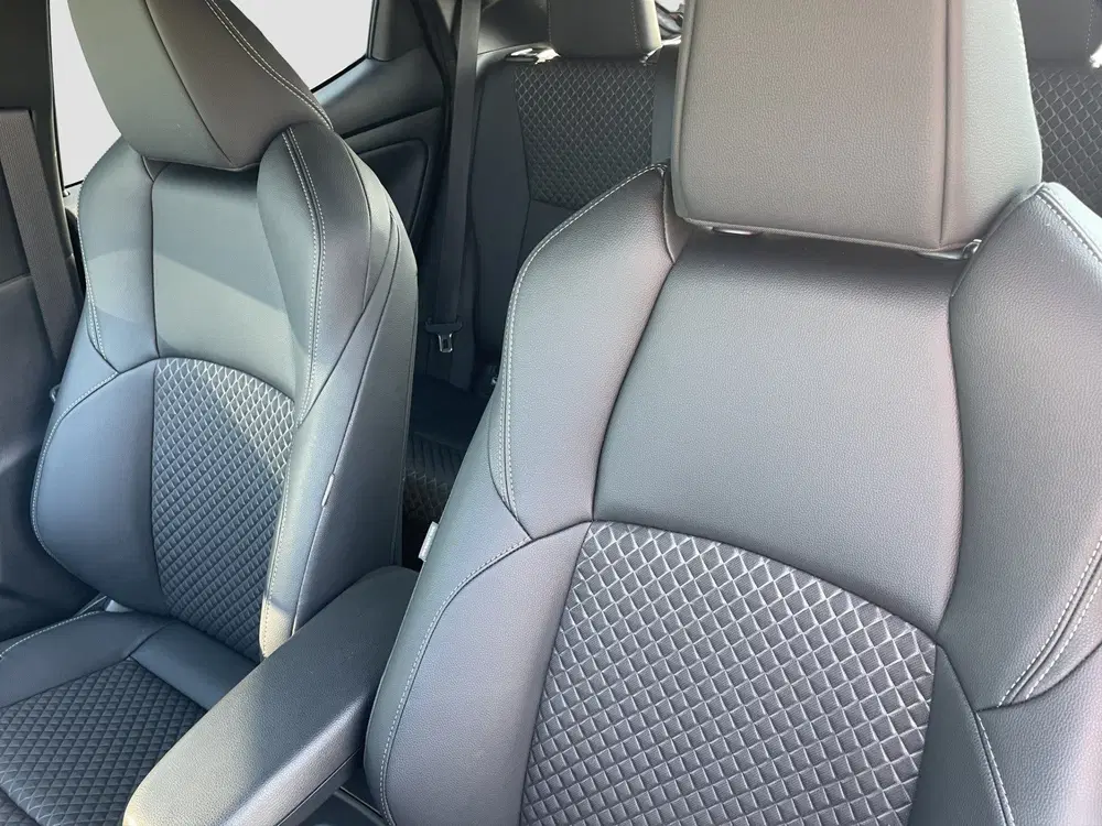 Toyota Yaris 1.5 Hybrid 130 First Edition uit 2024, foto 3