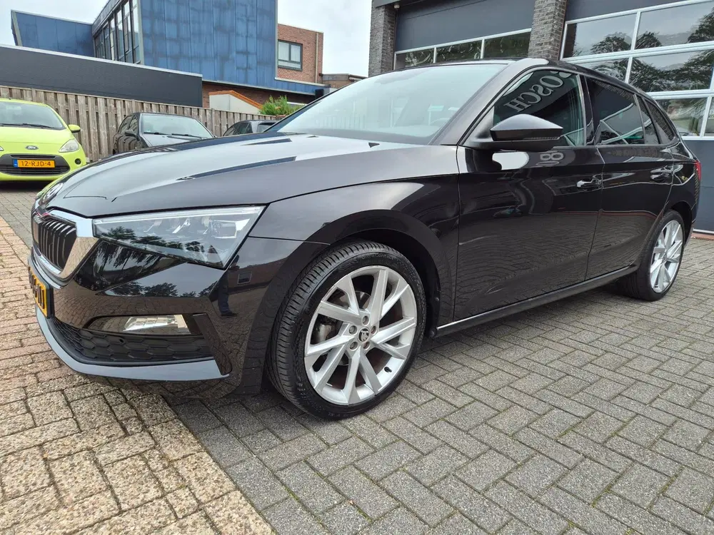 Skoda Scala 1.0 TSI Sport Business uit 2019, foto 2