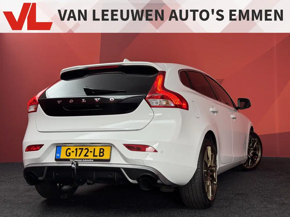 Volvo V40 1.5 T3 Polar+ Sport R-design uit 2019, foto 2