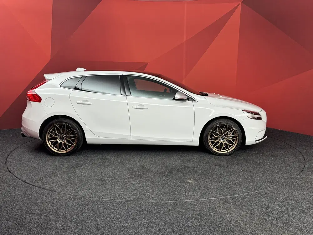 Volvo V40 1.5 T3 Polar+ Sport R-design uit 2019, foto 8