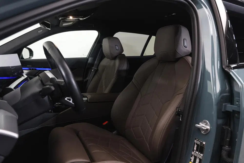 BMW i5 eDrive40 M Sport uit 2025, foto 11