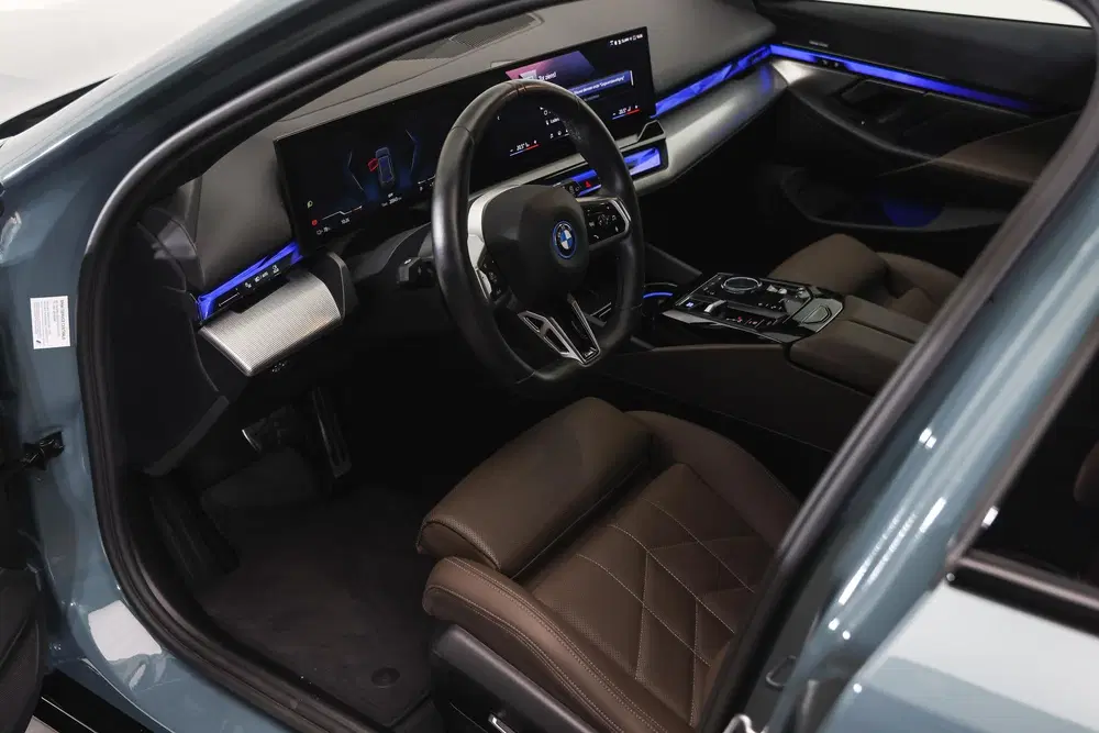 BMW i5 eDrive40 M Sport uit 2025, foto 8