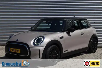 Mini Cooper 1.5 COOPER BUSINESS EDITION uit 2022