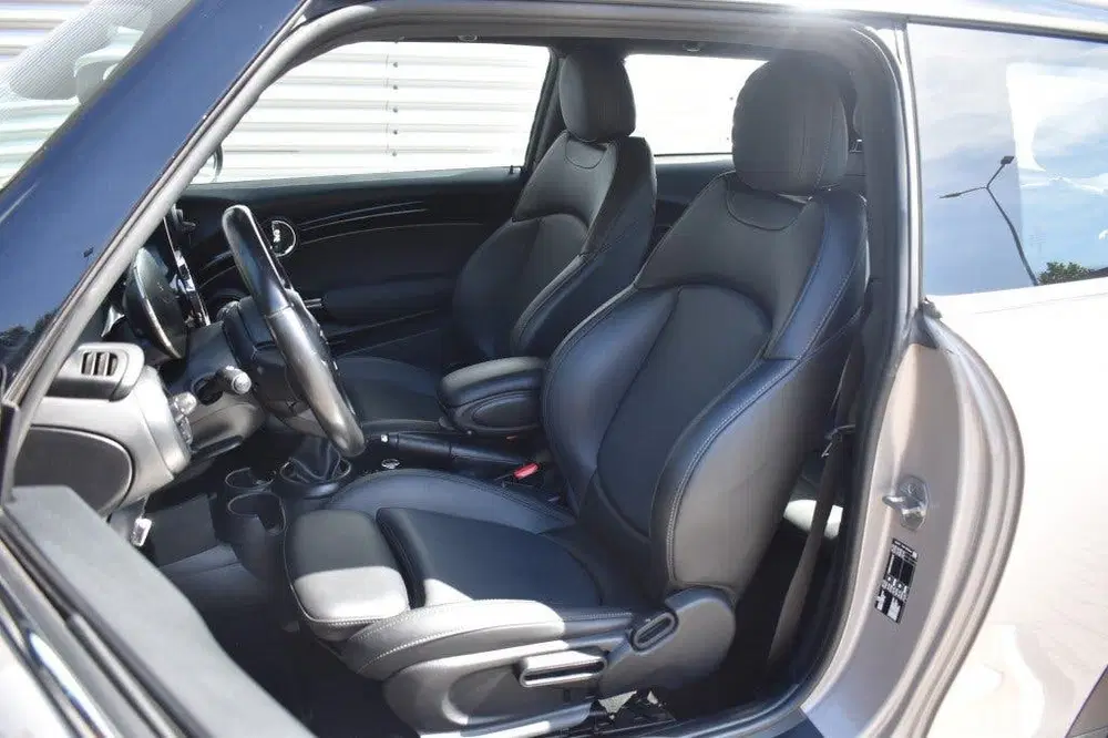 Mini Cooper 1.5 COOPER BUSINESS EDITION uit 2022, foto 15