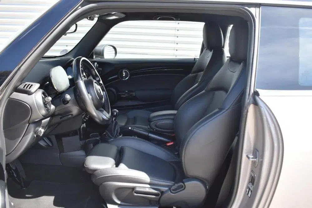 Mini Cooper 1.5 COOPER BUSINESS EDITION uit 2022, foto 3