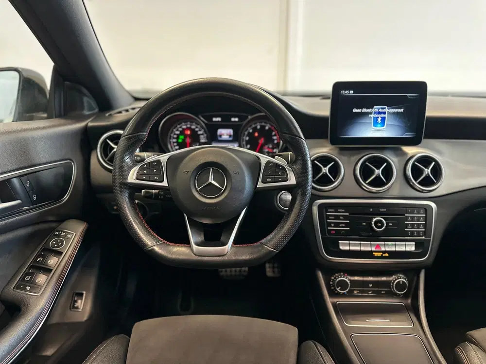 Mercedes-Benz CLA 200 Business AMG uit 2019, foto 15
