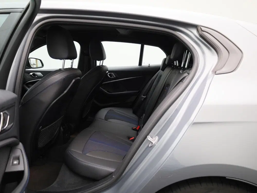BMW 1-serie 118i Executive uit 2022, foto 10