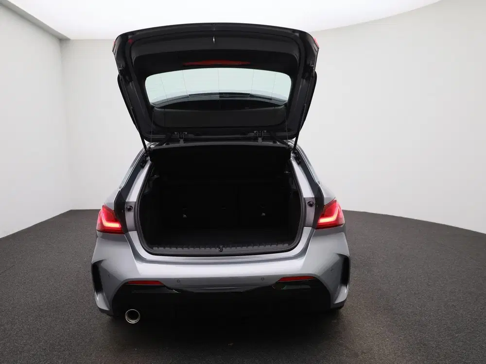 BMW 1-serie 118i Executive uit 2022, foto 11