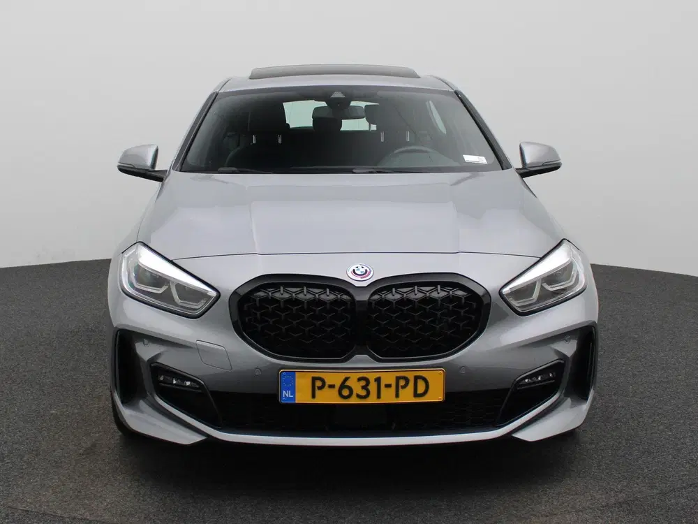 BMW 1-serie 118i Executive uit 2022, foto 3