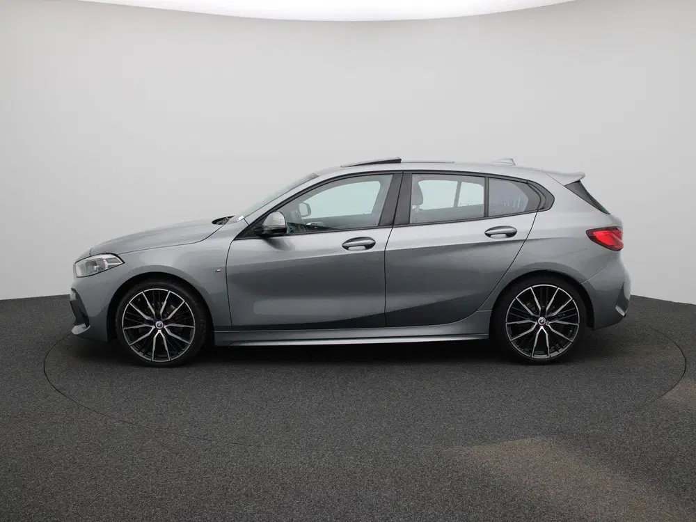 BMW 1-serie 118i Executive uit 2022, foto 4
