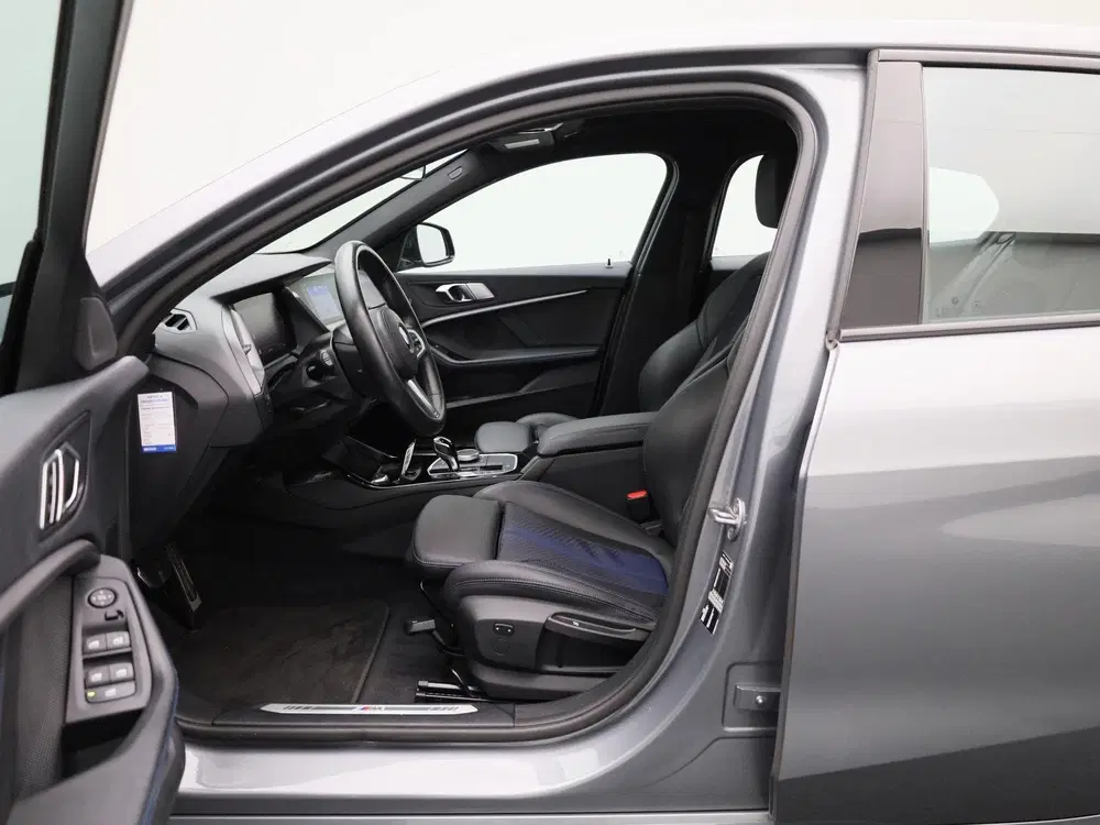 BMW 1-serie 118i Executive uit 2022, foto 9
