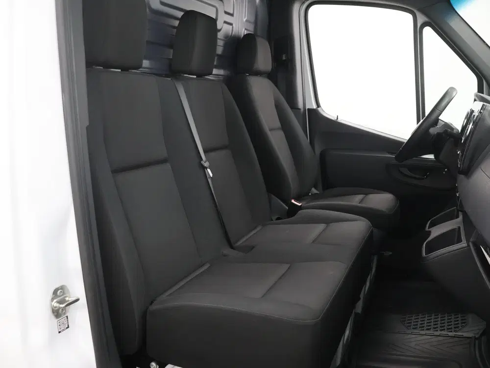 Mercedes-Benz Sprinter 317 CDI uit 2024, foto 10