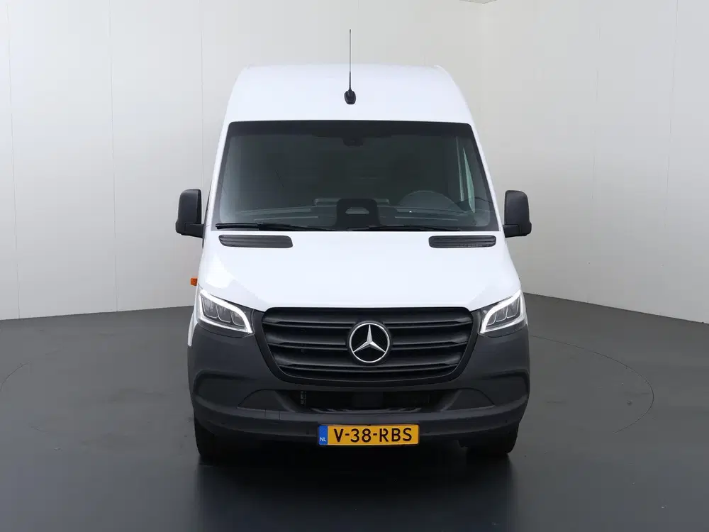 Mercedes-Benz Sprinter 317 CDI uit 2024, foto 3