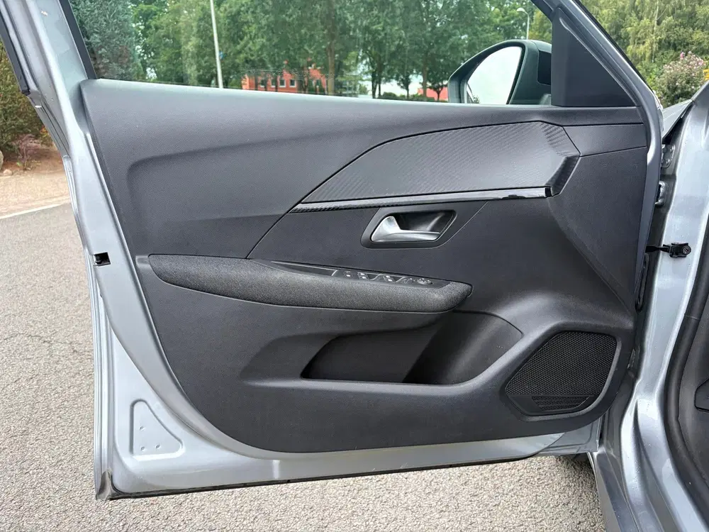 Peugeot 208 1.2 Hybrid 110 e-DCS6 Style Cruise uit 2025, foto 11
