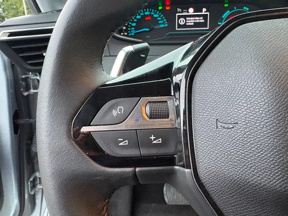 Peugeot 208 1.2 Hybrid 110 e-DCS6 Style Cruise uit 2025, foto 12